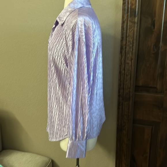 Boutique Lavender Textured Button Down-L - Picture 2 of 4